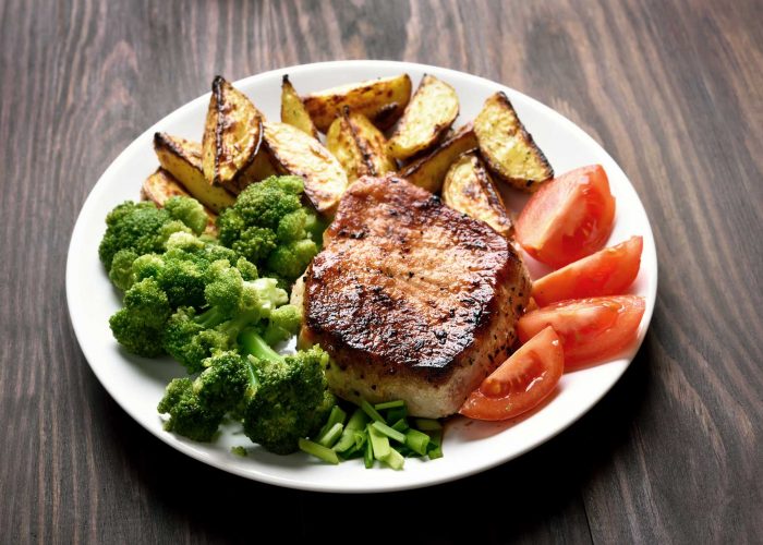 grilled-meat-with-vegetables-P84SUMX.jpg